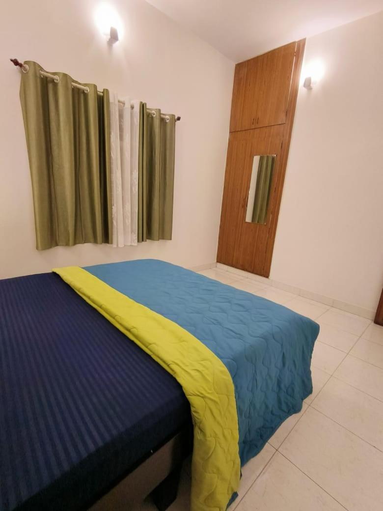 Homestayz Crown Bangalore Esterno foto