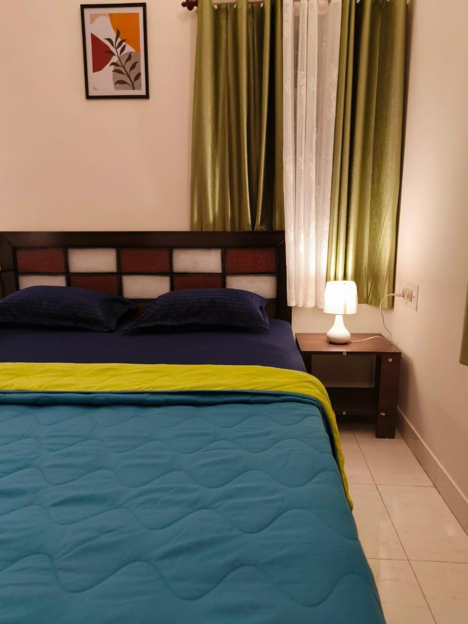 Homestayz Crown Bangalore Esterno foto