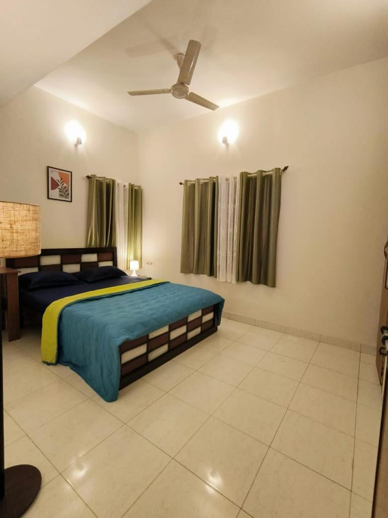Homestayz Crown Bangalore Esterno foto