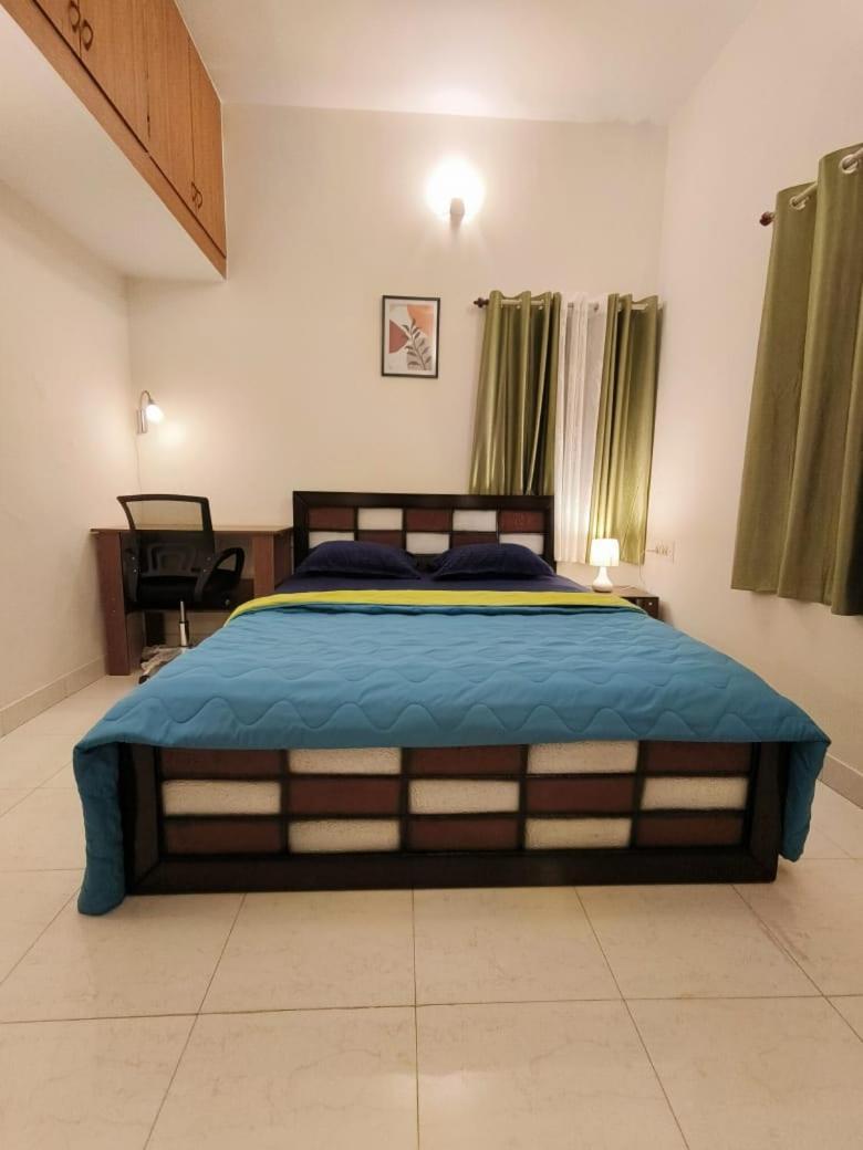 Homestayz Crown Bangalore Esterno foto