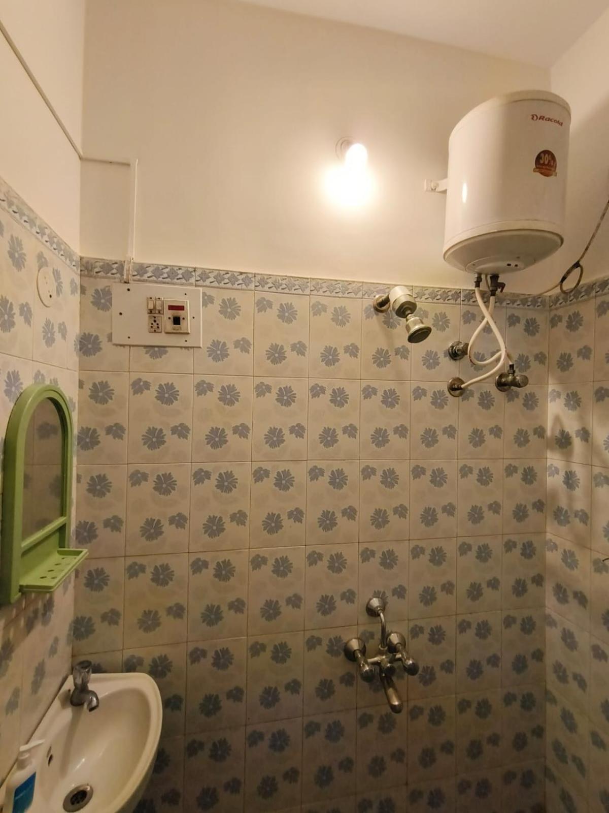 Homestayz Crown Bangalore Esterno foto
