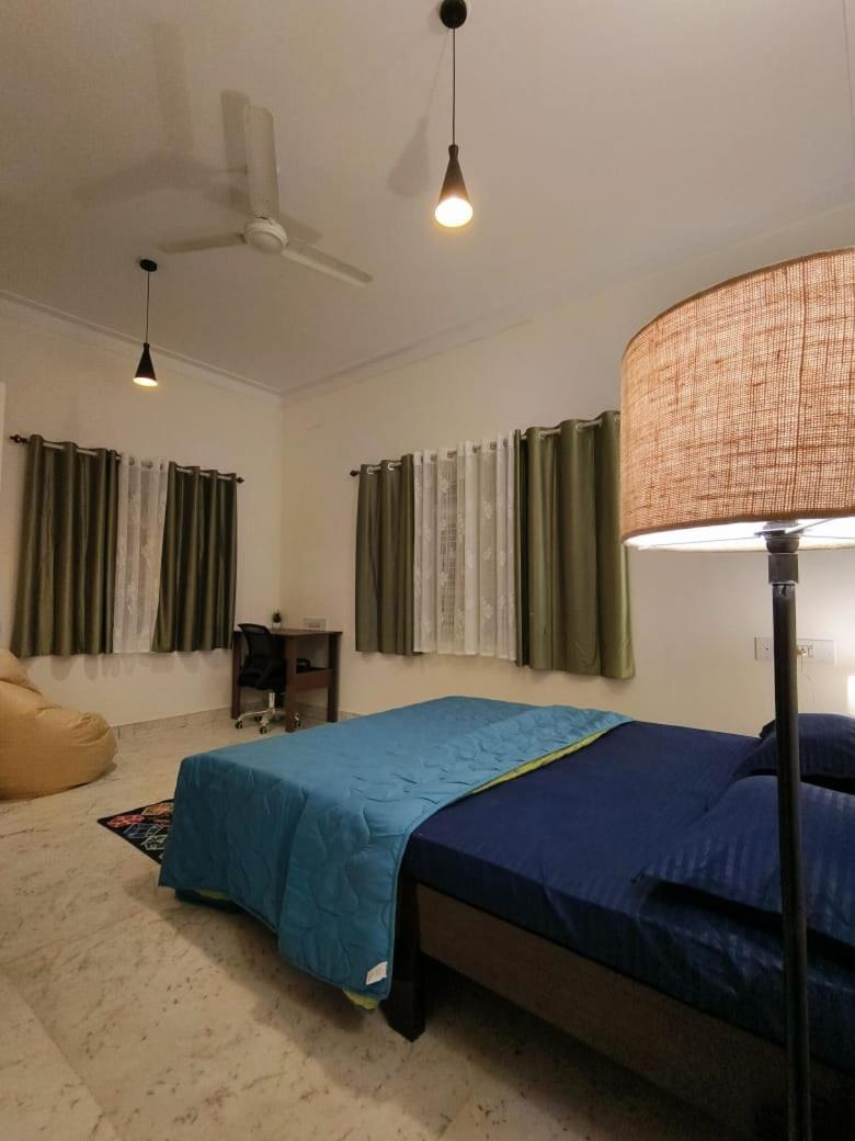 Homestayz Crown Bangalore Esterno foto