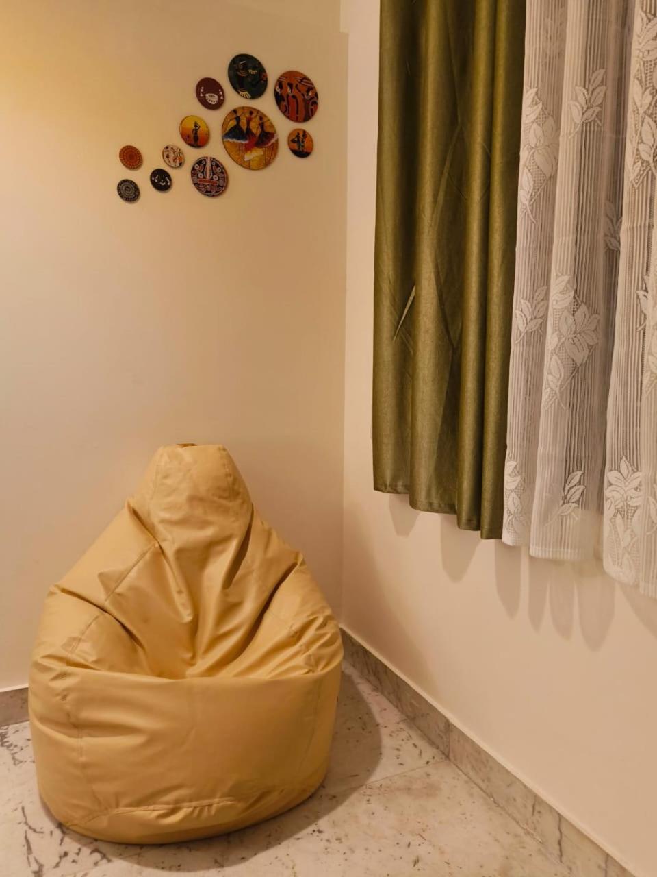Homestayz Crown Bangalore Esterno foto