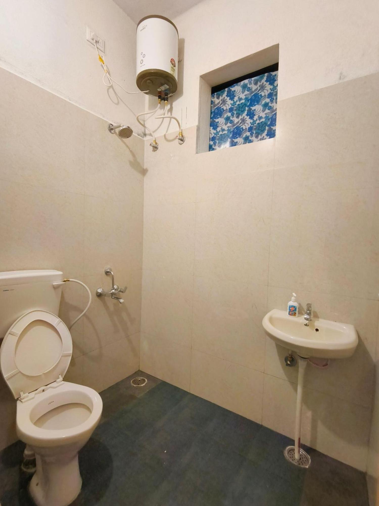Homestayz Crown Bangalore Esterno foto